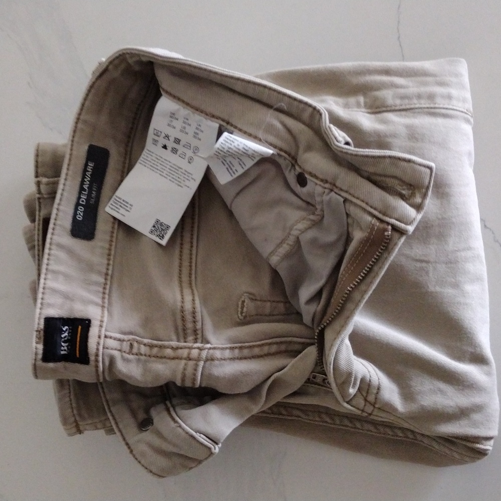 Hugo Boss Cream Jeans (authentic with QR code) Men's size 30/34 UK Delaware 020